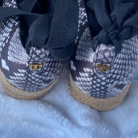 Tory Burch 'Heather' 40mm Ankle Wrap Espadrille Wedge Snake 7.5 M - Picture 10 of 12